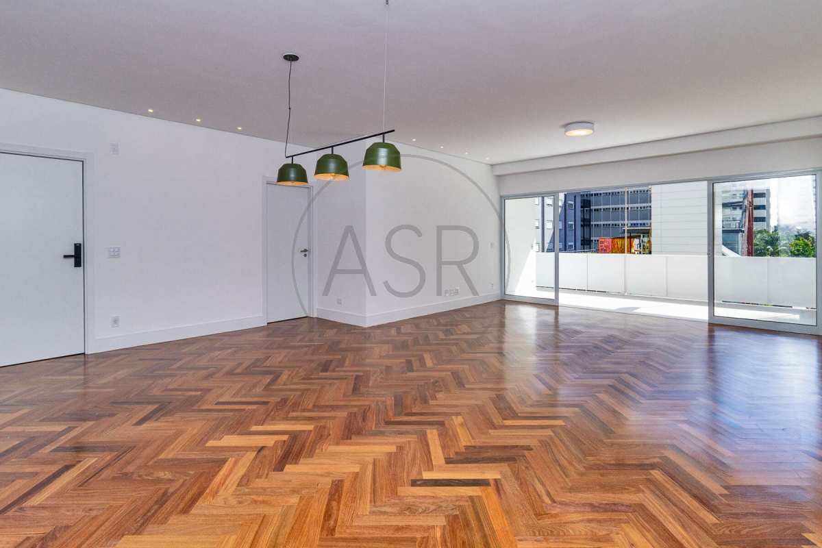 Apartamento de 202 m² com 3 quartos a venda em Higienópolis, São Paulo, SP.