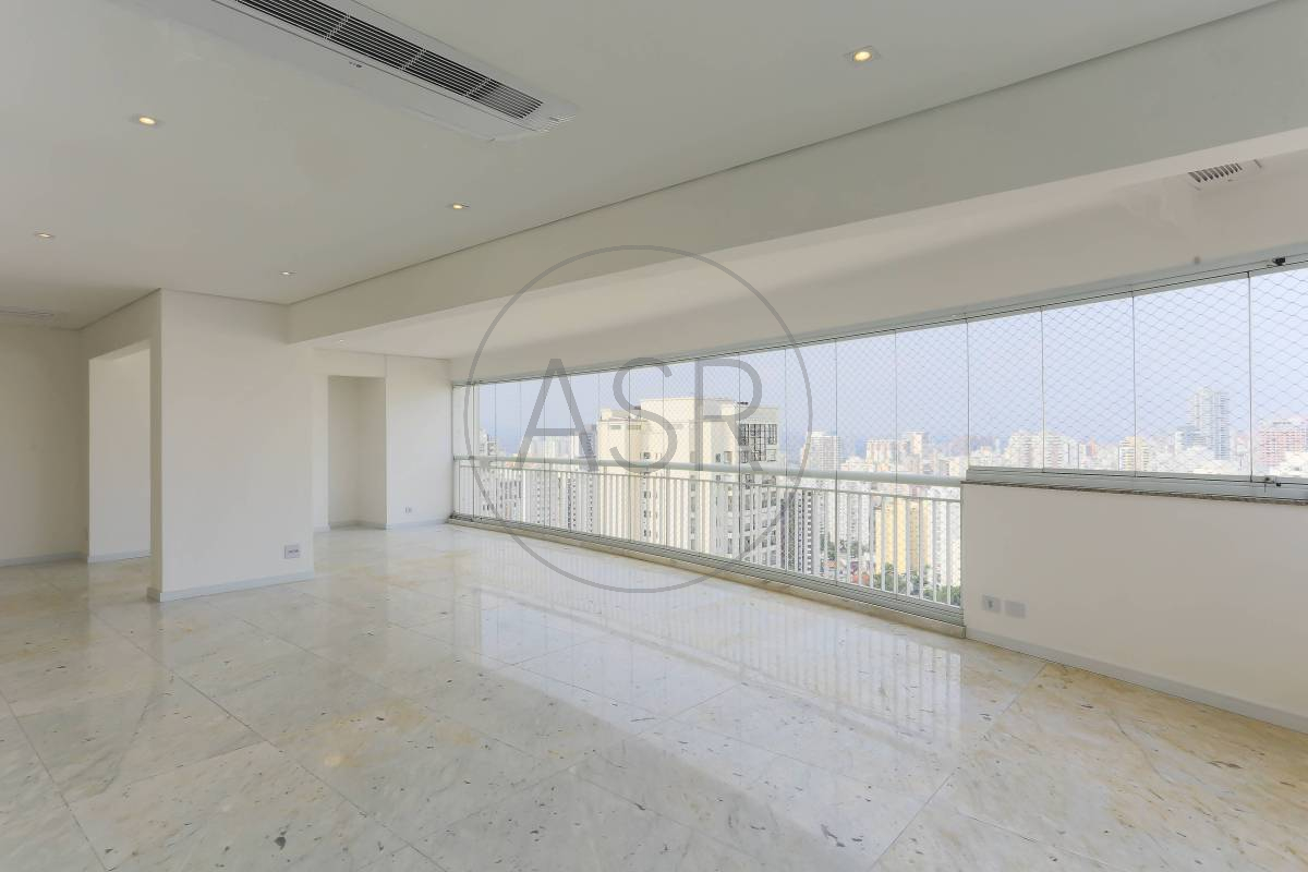 Cobertura de alto padrão à venda na Vila Romana, São Paulo-SP, com 3 quartos, 3 suítes,  4 vagas de garagem e 284,00 m² de área.
