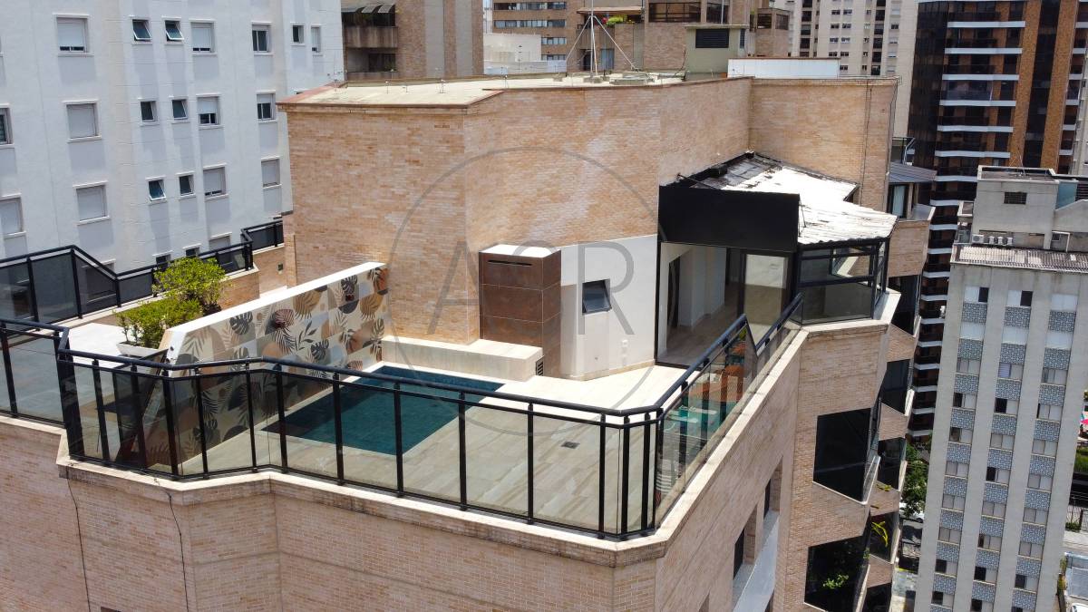 Cobertura  em Perdizes: 3 quartos, 1 suíte, 3 salas, 5 banheiros, 3 vagas - 248m² - São Paulo-SP