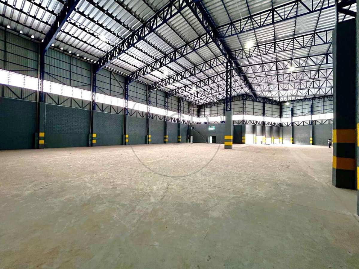 Galpão de 2.000m²  para venda e locação em Itapecerica da Serra.