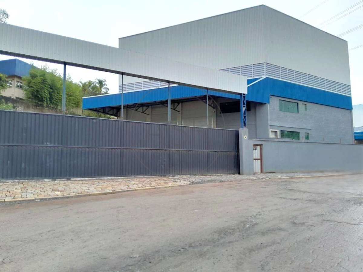 Galpão de 820m²  para venda ou locação em Itapecerica da Serra, próximo ao Rodoanel.