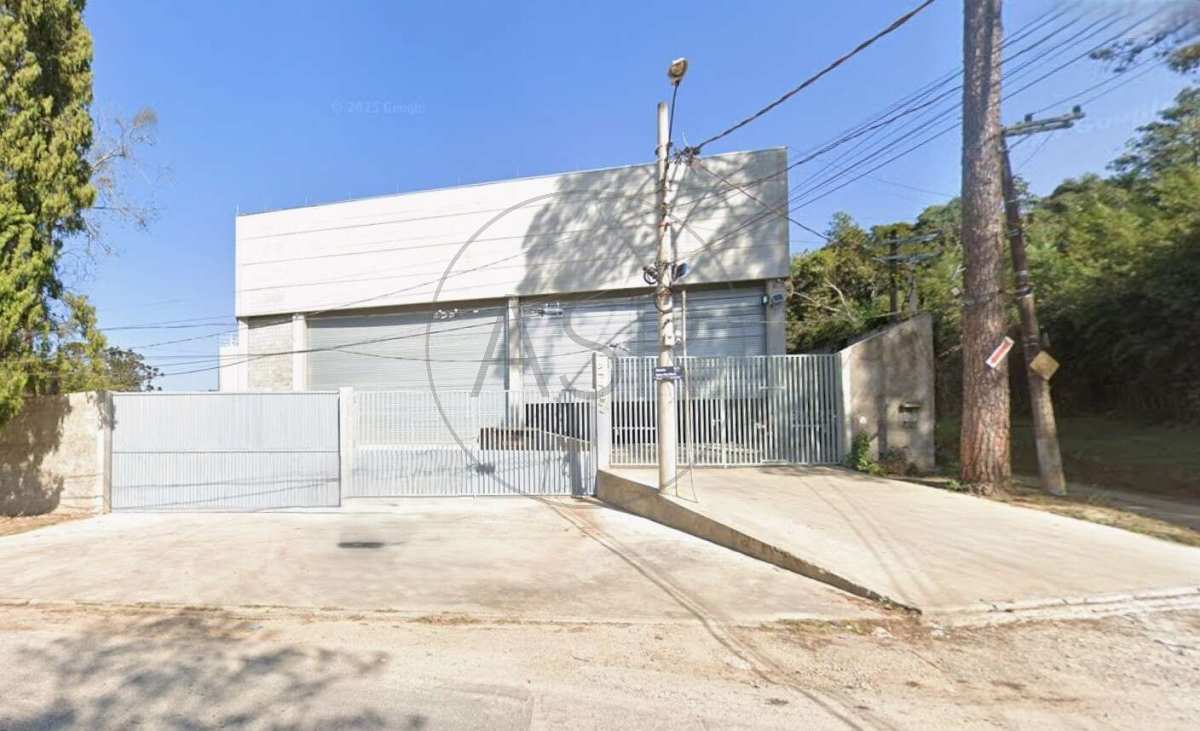 Galpão logístico/industrial de 2896 m² para aluguel ou venda em Itapecerica da Serra, SP.
