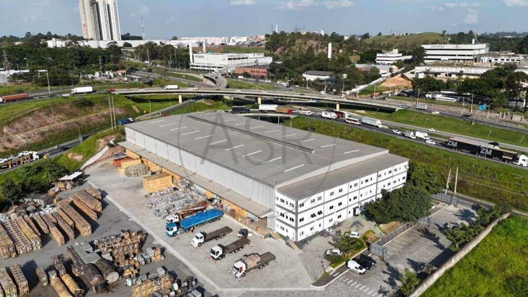 Galpão Monousuário de 7.629 m² para locação em Embu das Artes, SP.
