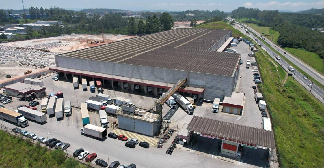 Galpão/CD de 29.769m² para locação, com área frigorificada e área seca de armazenagem, em Maua-SP.