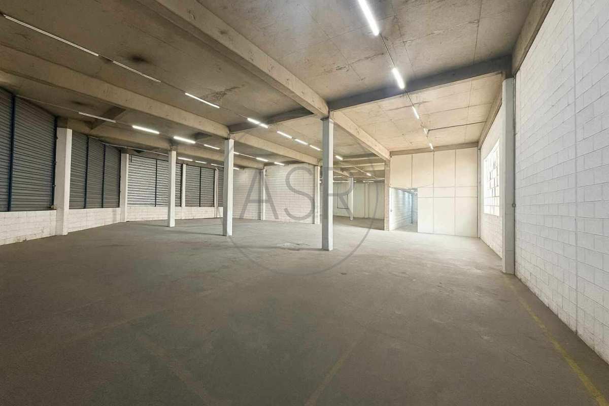Galpão para Locação no bairro Lapa, Rua Marina Ciufuli Zanfelice, 1.400m², sendo 800m² Galpão e 600m² Patio.